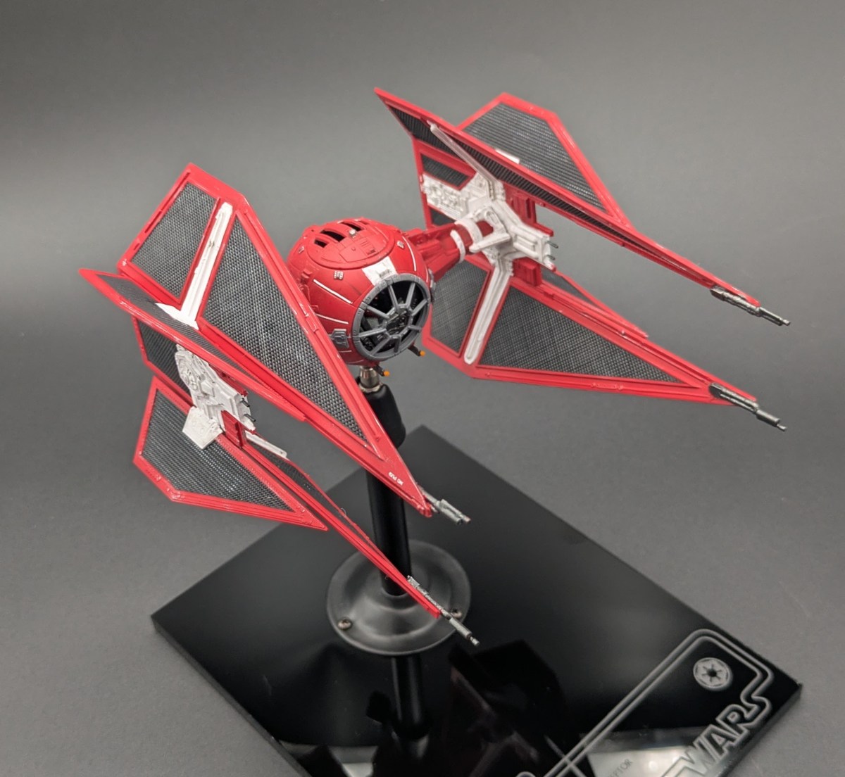 1/48 Royal Guard TIE&nbsp;Interceptor